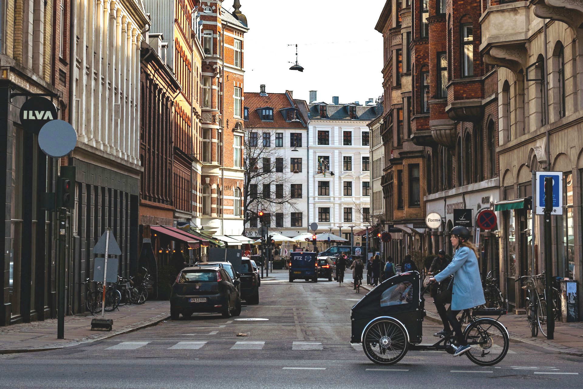 Immerse yourself in vibrant Vesterbro, Copenhagen's trendy neighborhood, offering convenient holiday apartment stays amidst its bustling atmosphere and charming local spots